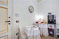 Фото Lunaria Suites Rome