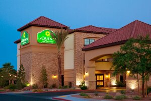 Гостиница La Quinta Inn & Suites by Wyndham Las Vegas Airport South в Хендерсоне