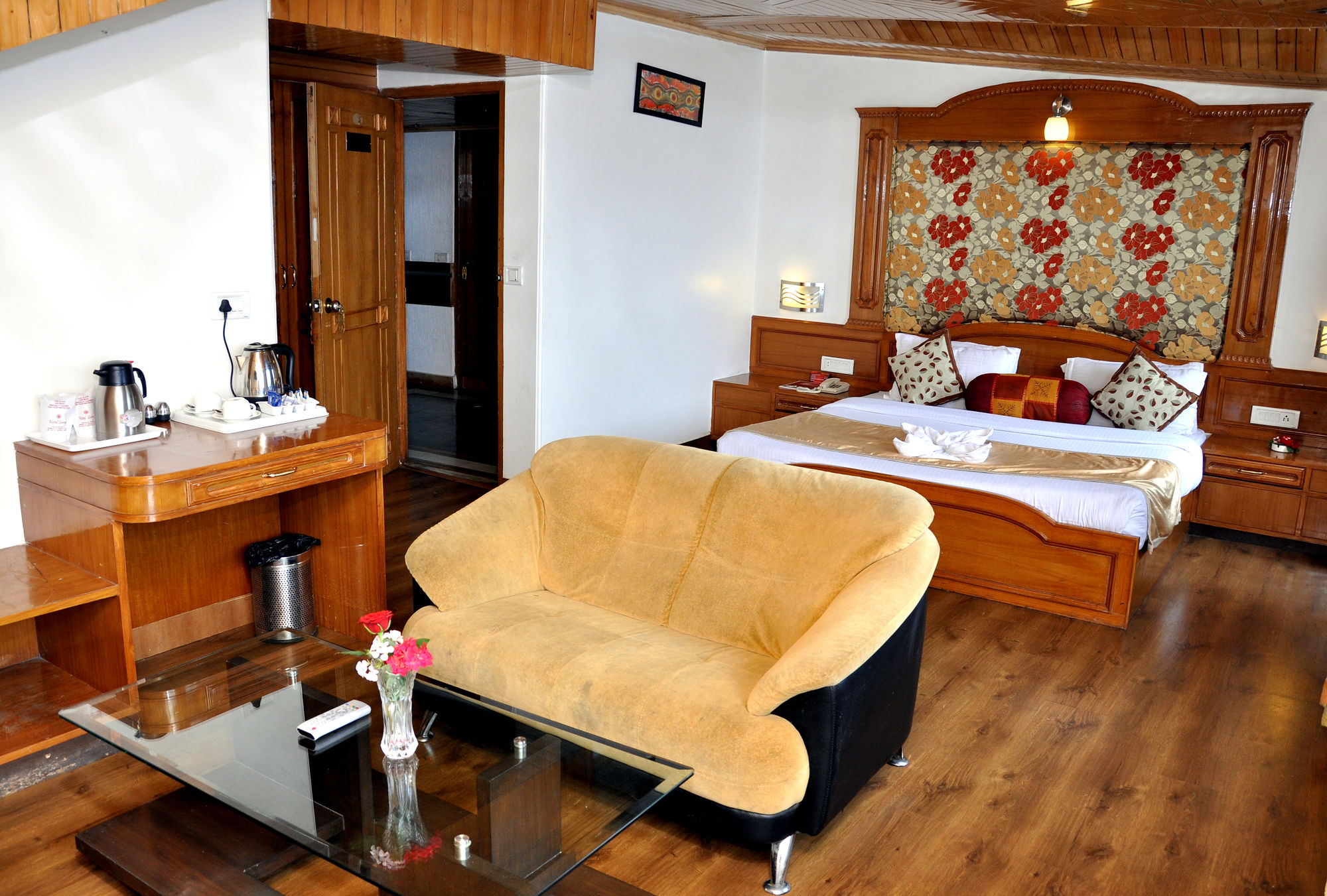 Фото Hotel Surya