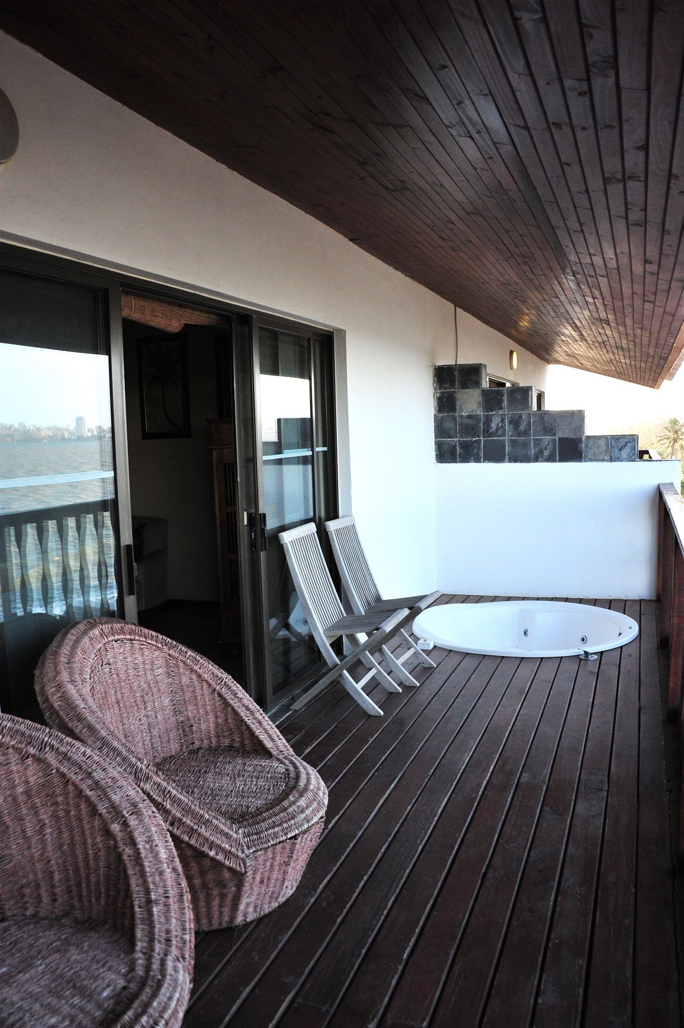 Фото Catembe Gallery Hotel