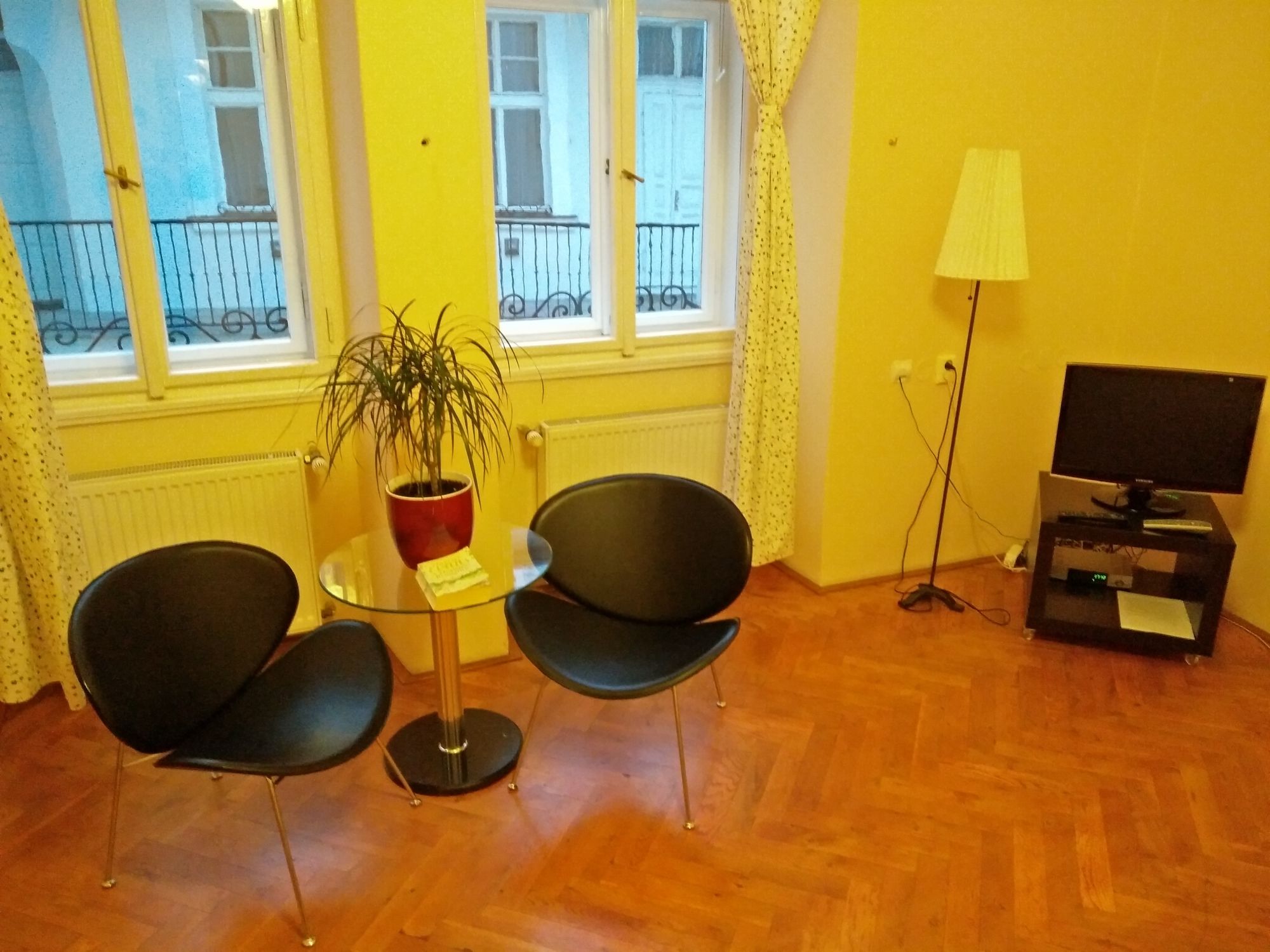 Фото Apartments Tynska 7