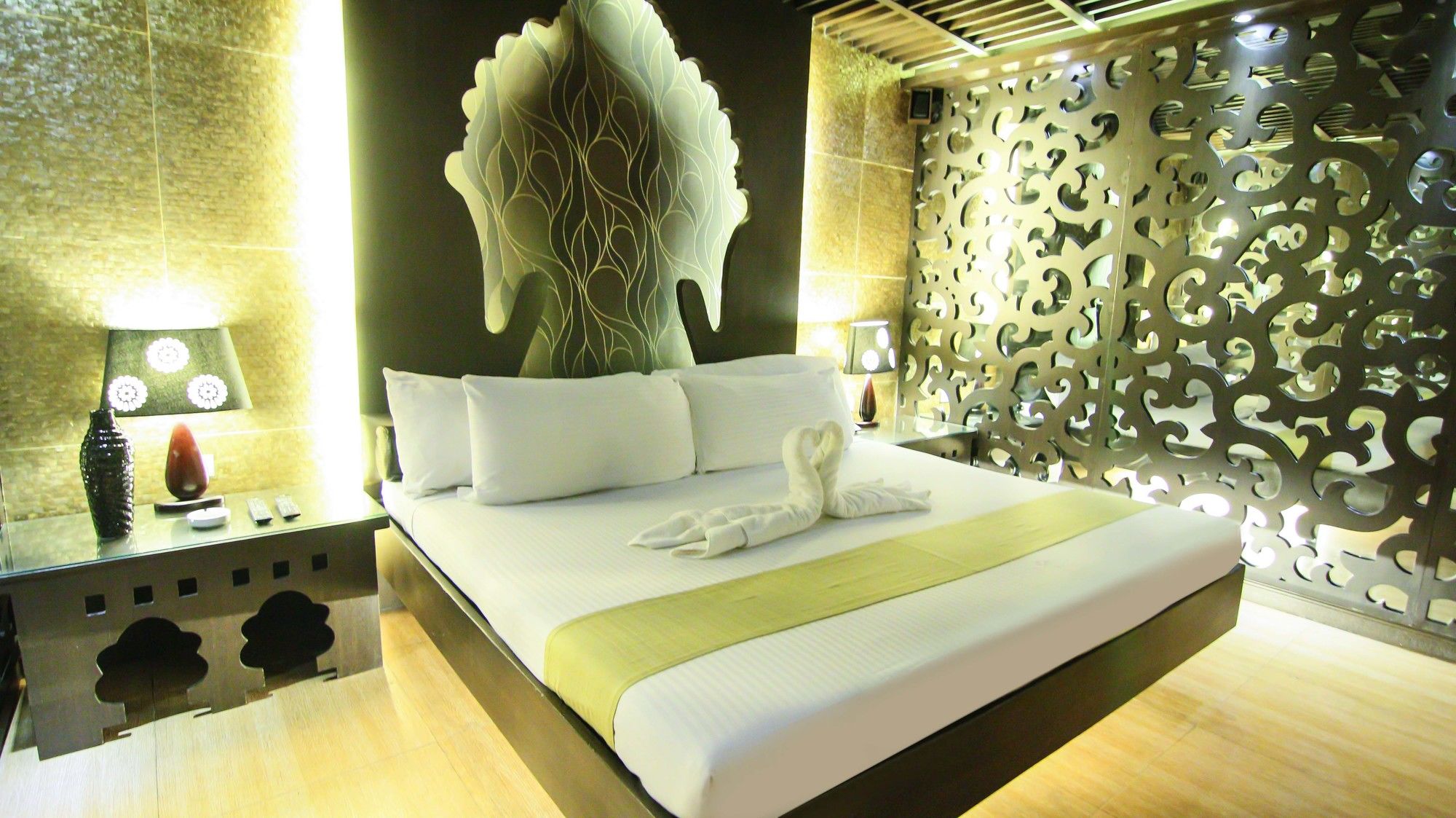 Фото Victoria Court Cuneta