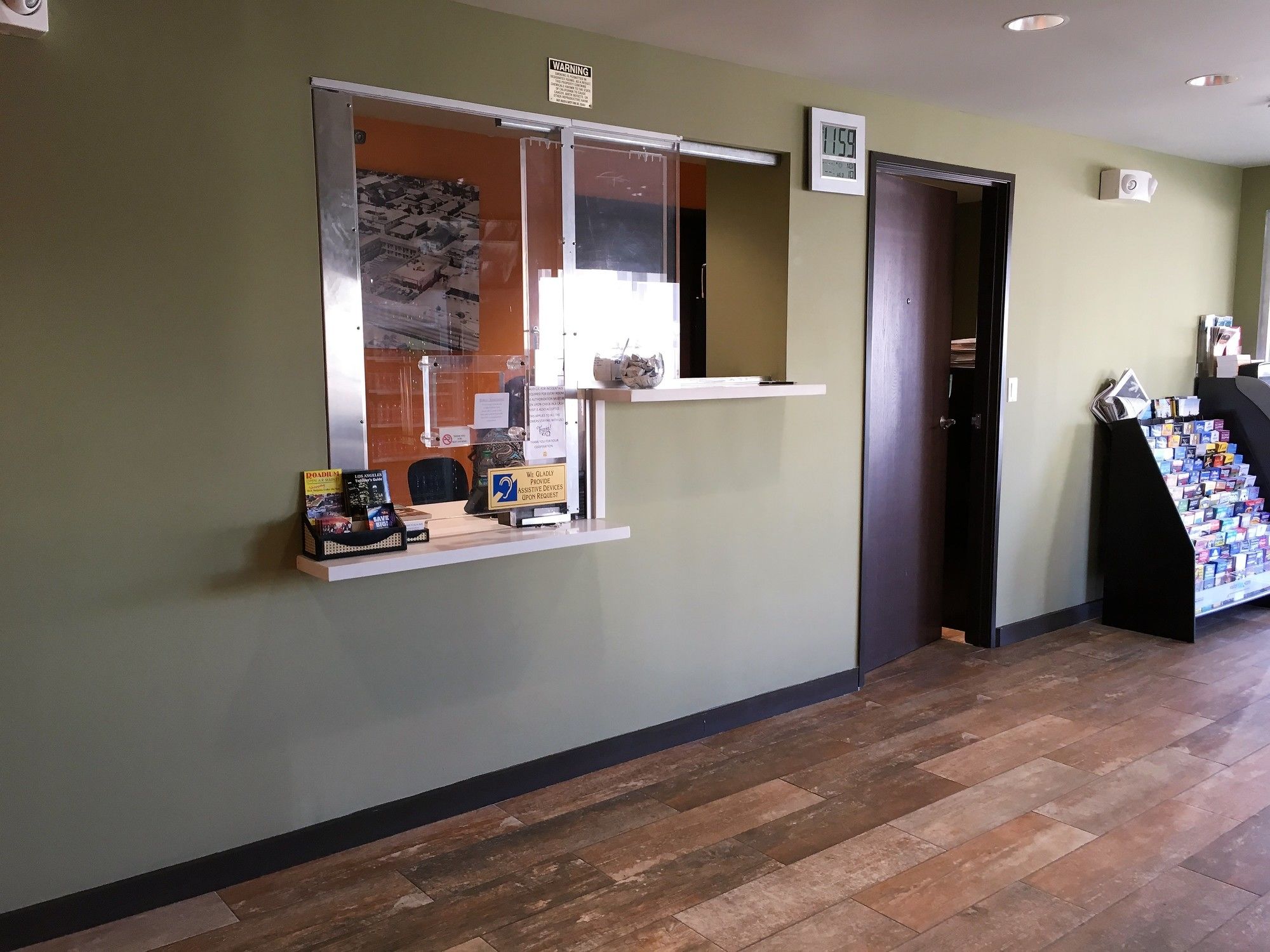 Фото Hawthorne Plaza Inn