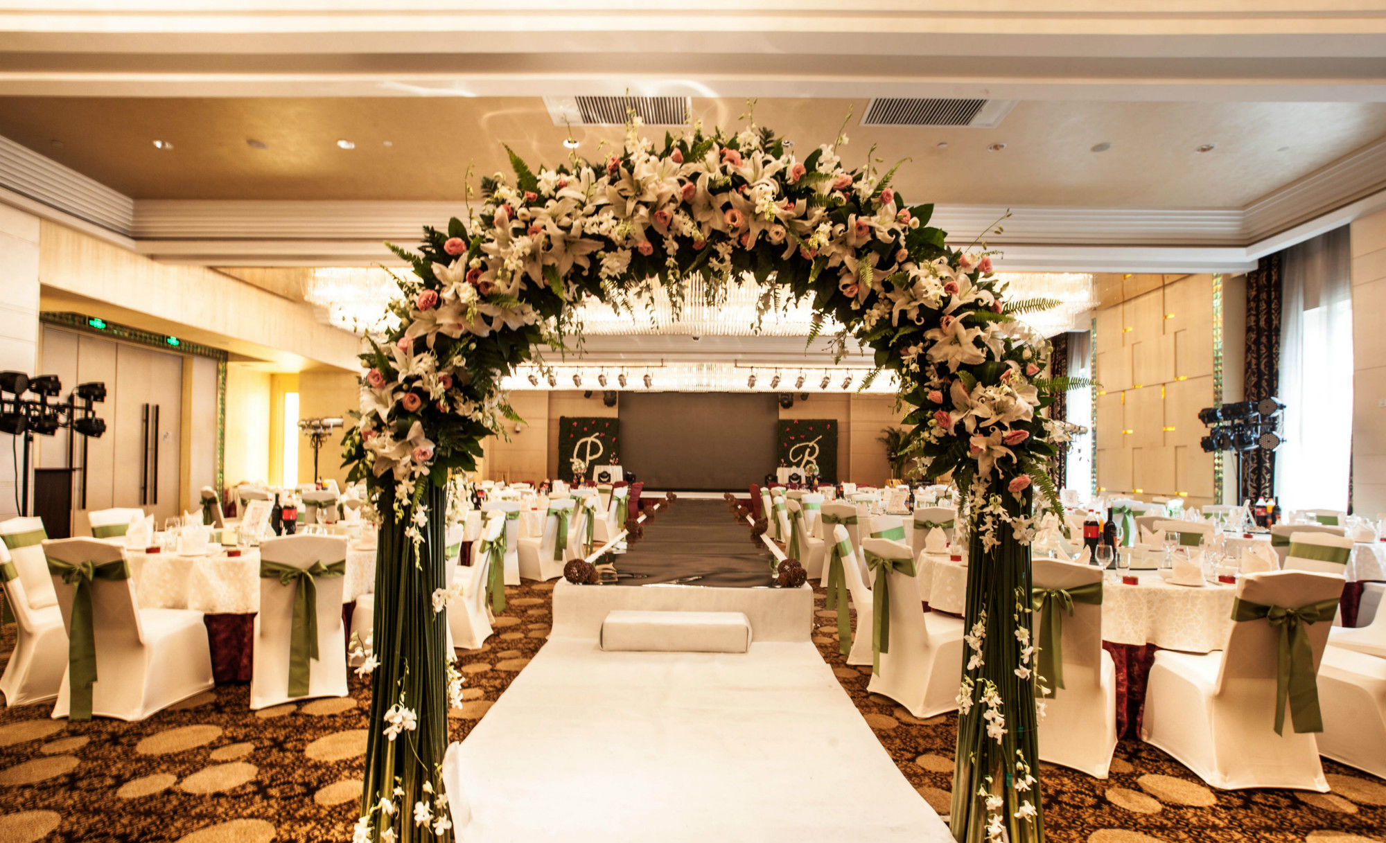 Фото Holiday Inn Beijing Focus Square