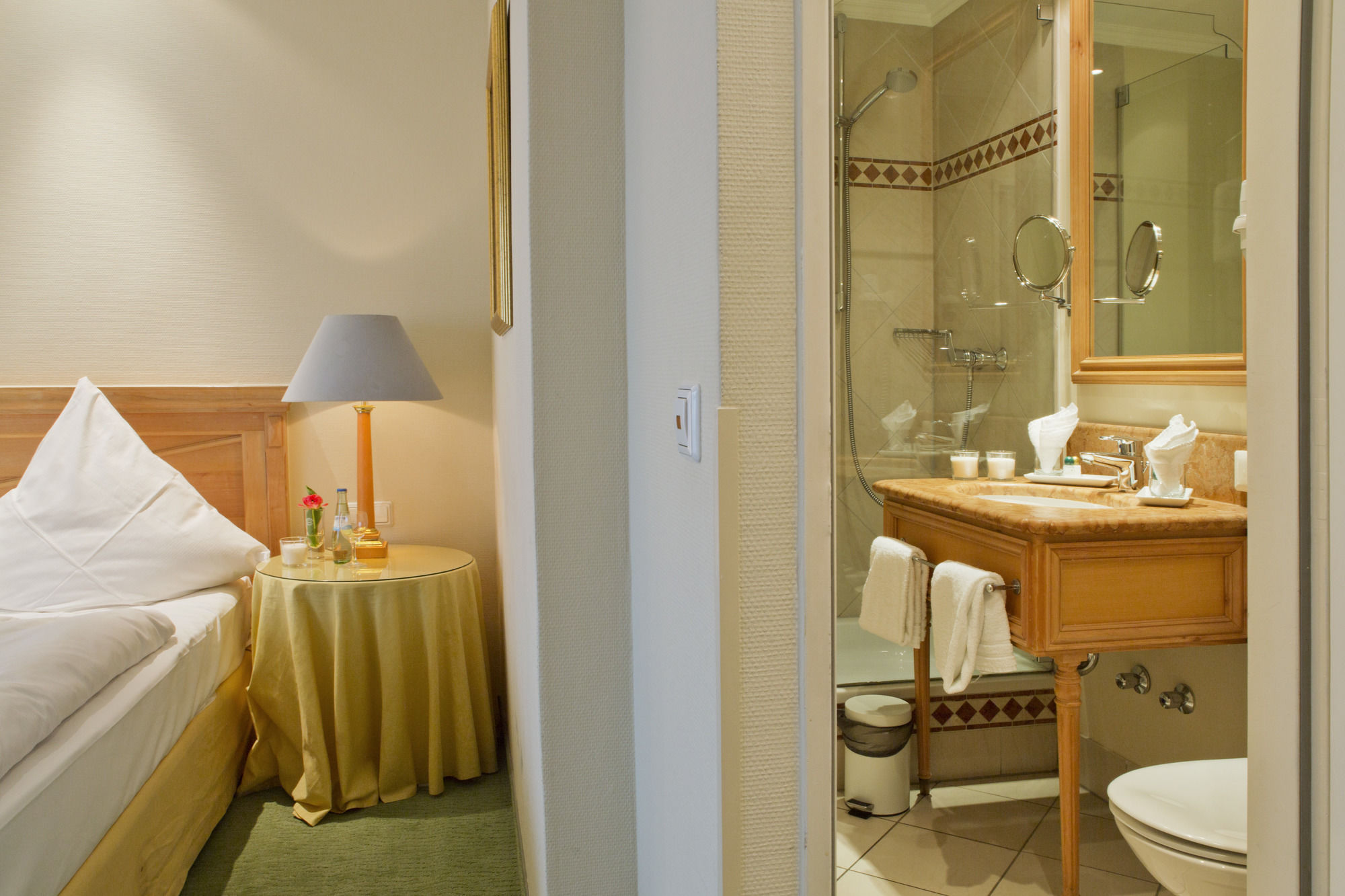 Фото Central-Hotel Kaiserhof