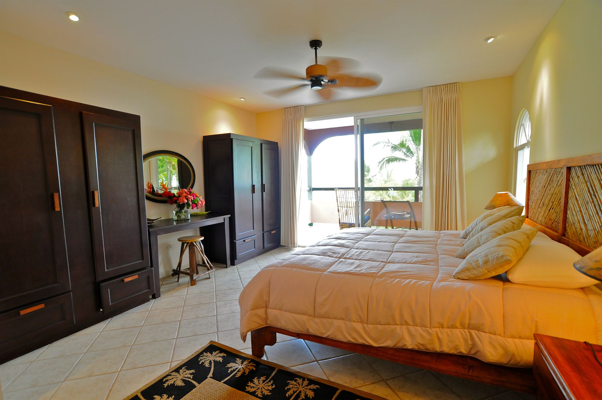 Фото Cocomar Beachfront Hotel and Island Resort