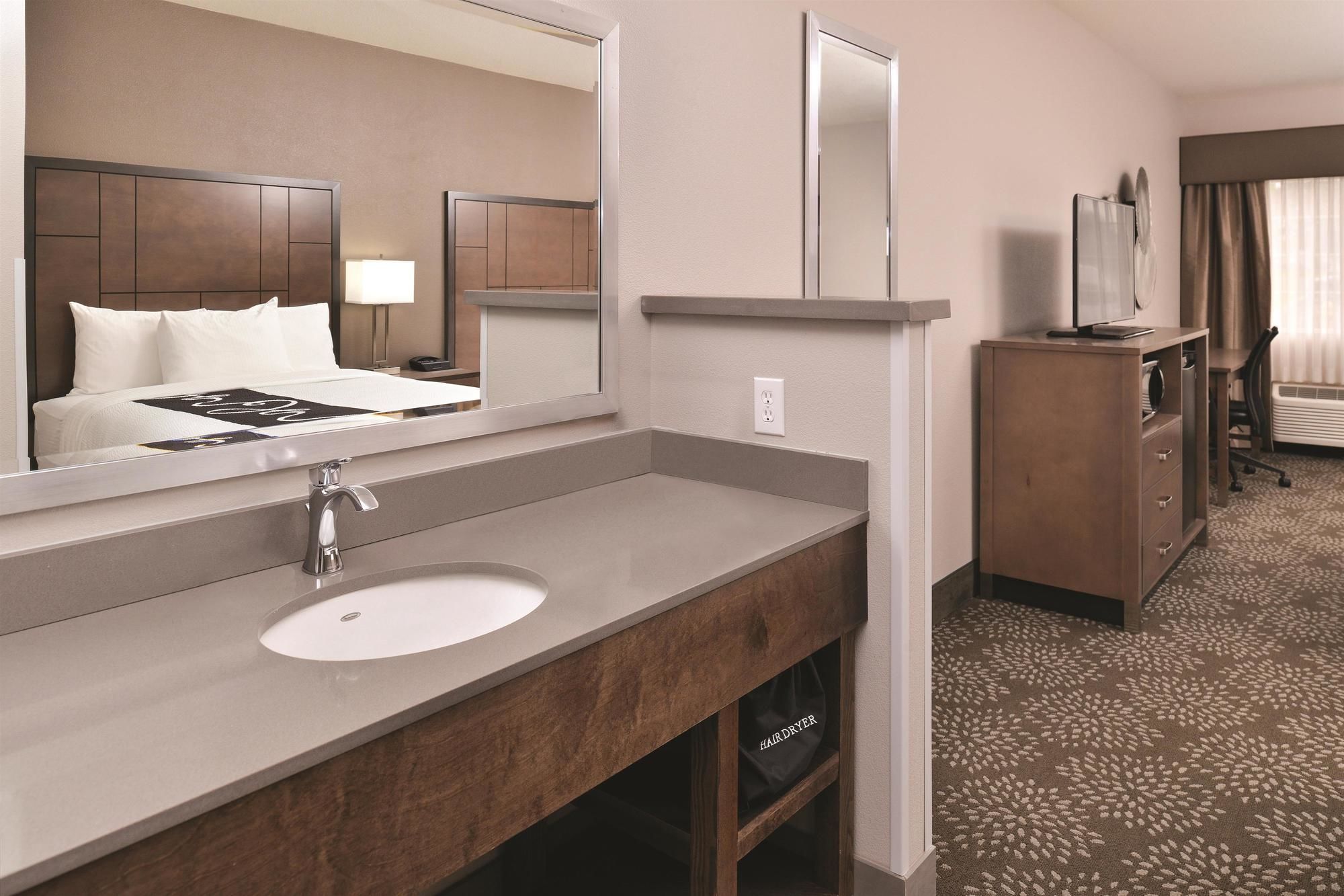 Фото Best Western Plus Spokane North