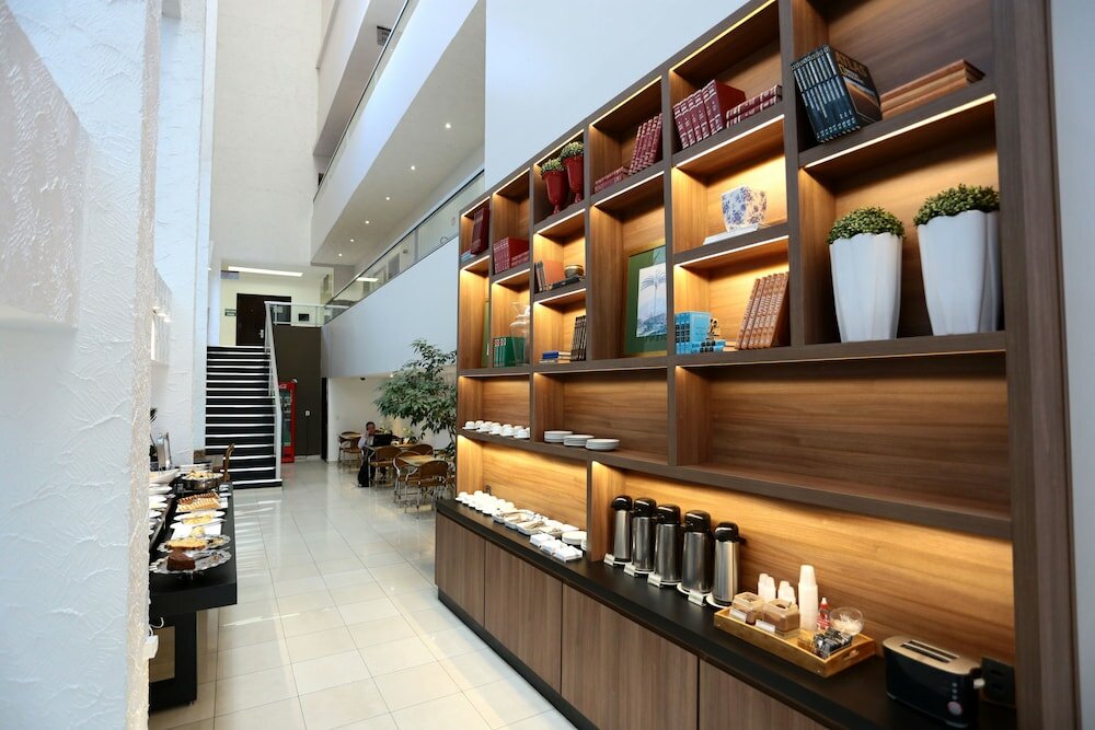 Фото Oasis Tower Hotel