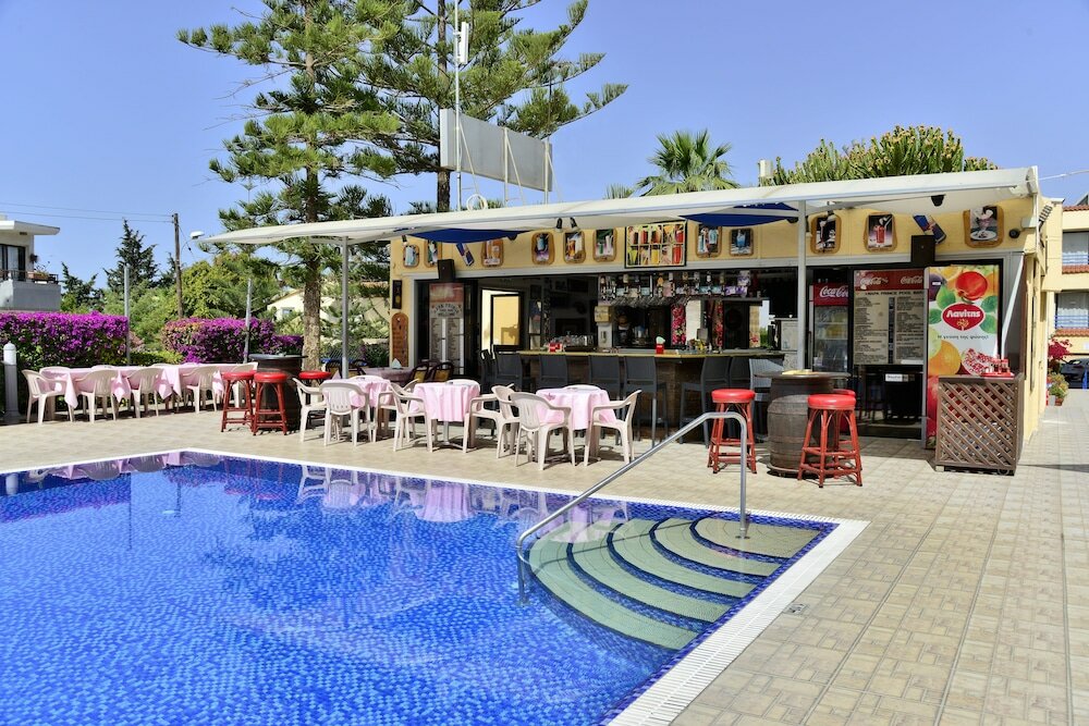 Фото Апартаменты Napa Prince Hotel
