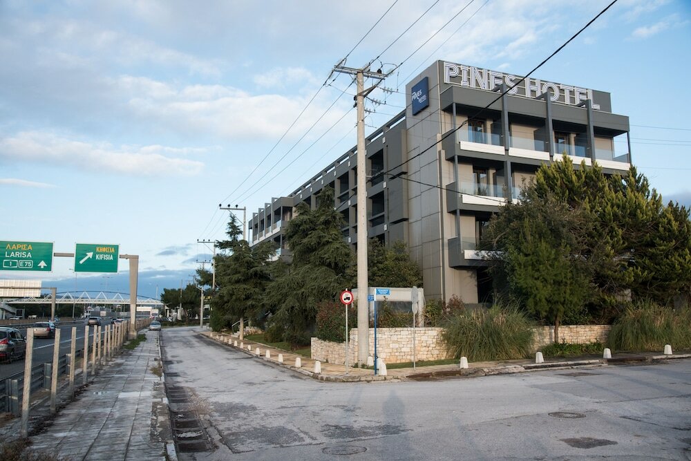 Фото Pines Hotel