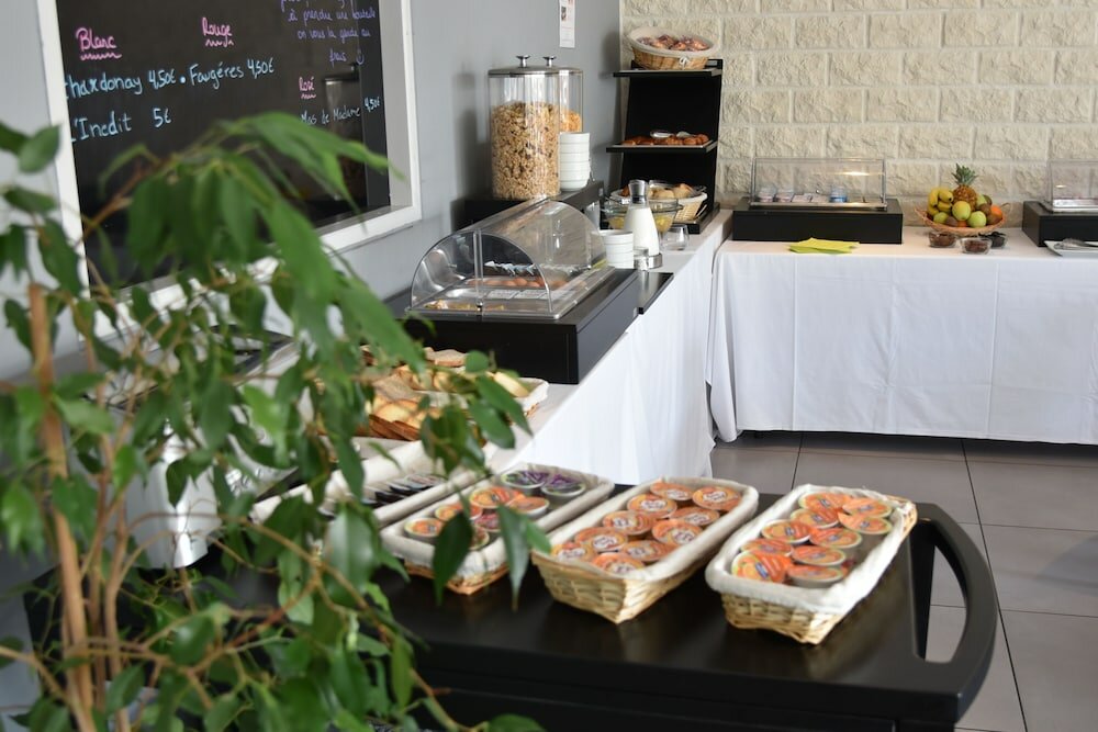 Фото The Originals Montpellier Sud Le Mas de Grille