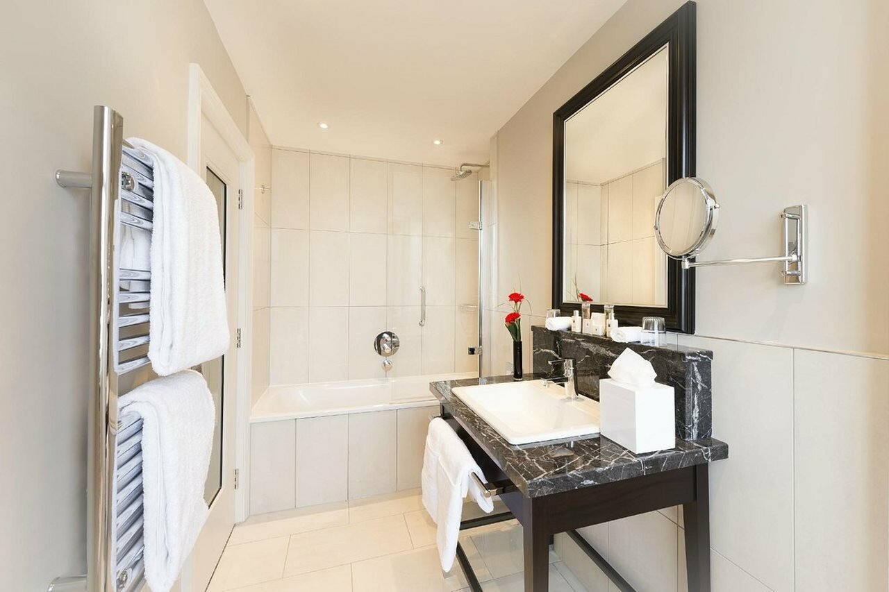 Фото The Bailey's Hotel London