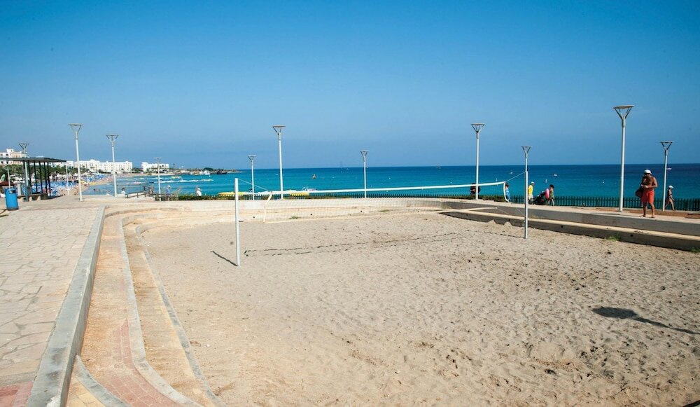 Фото Silver Sands Beach Hotel