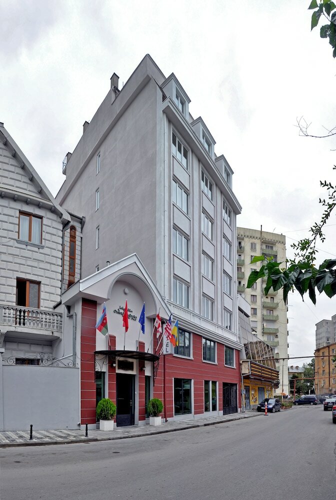 Фото отеля 2