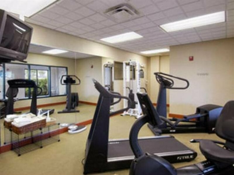 Фото Wingate by Wyndham - Orlando International Airport