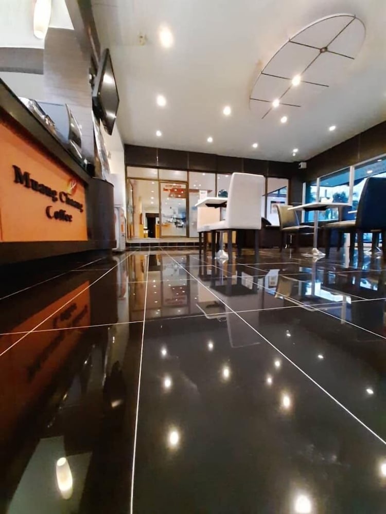 Фото Maneerote Hotel Surin