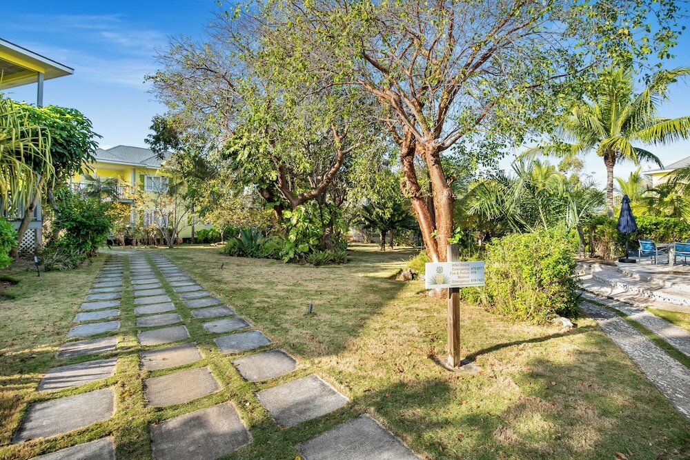 Фото Pineapple Fields Boutique Condo Hotel