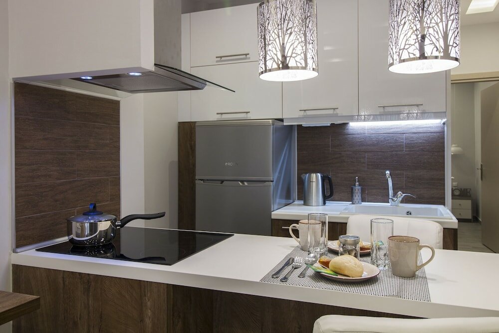 Фото Flow - White Tower Two Bedroom Suite