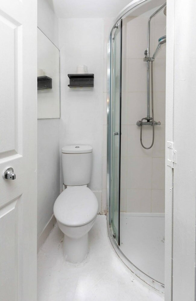 Фото Cosy Studio Apartment