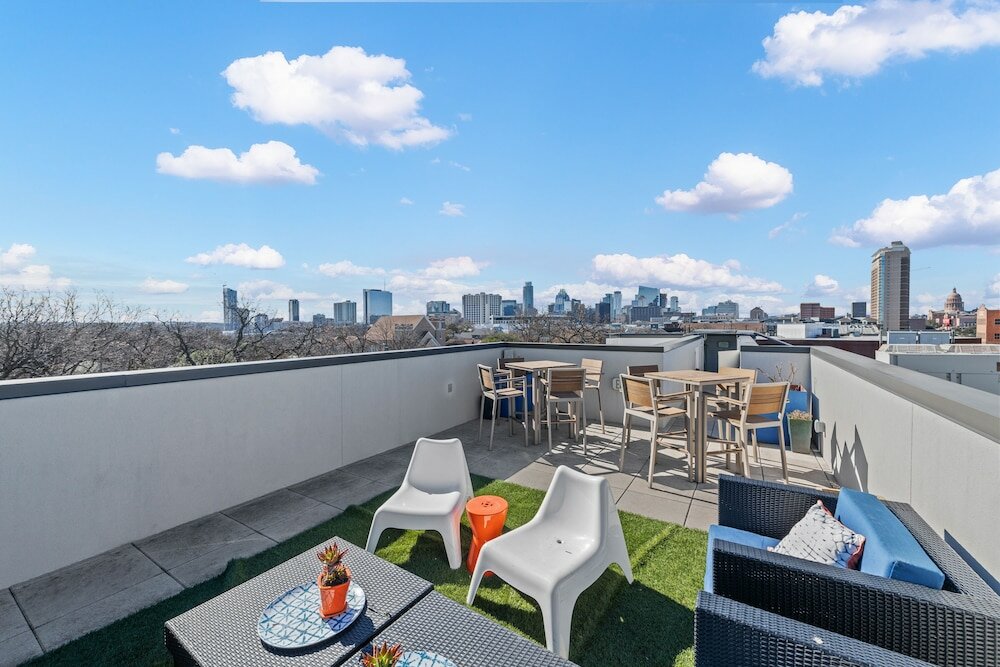 Фото The Frances Modern Inn