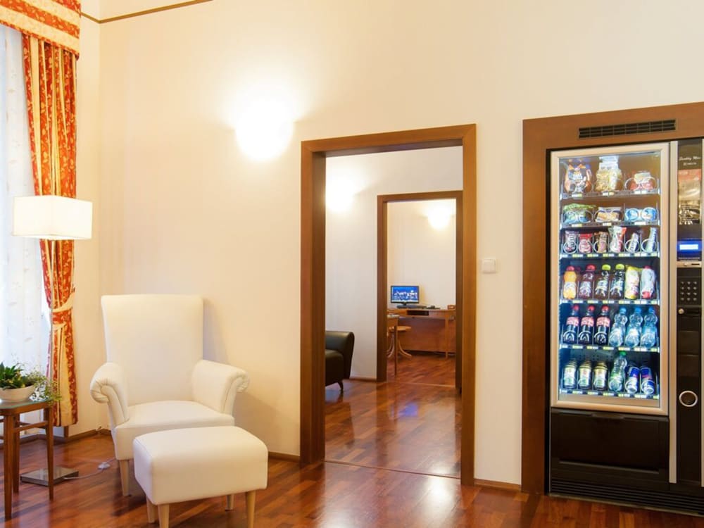 Фото Cloister Inn