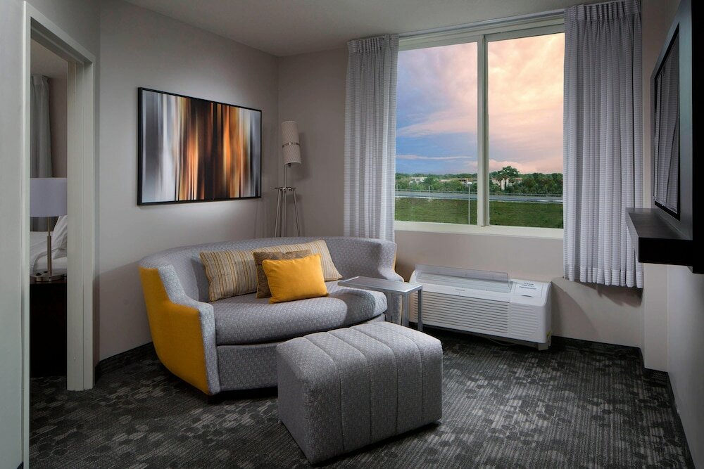 Фото Courtyard by Marriott Miami Dadeland