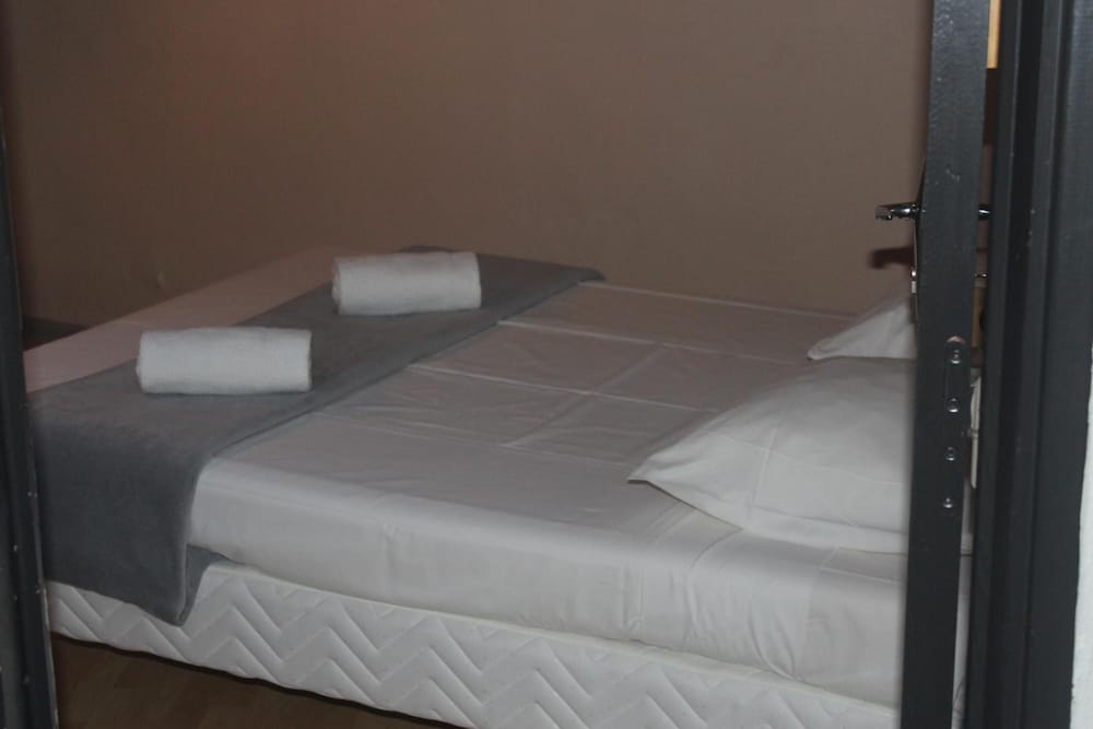 Фото Hôtel Le Rochegude