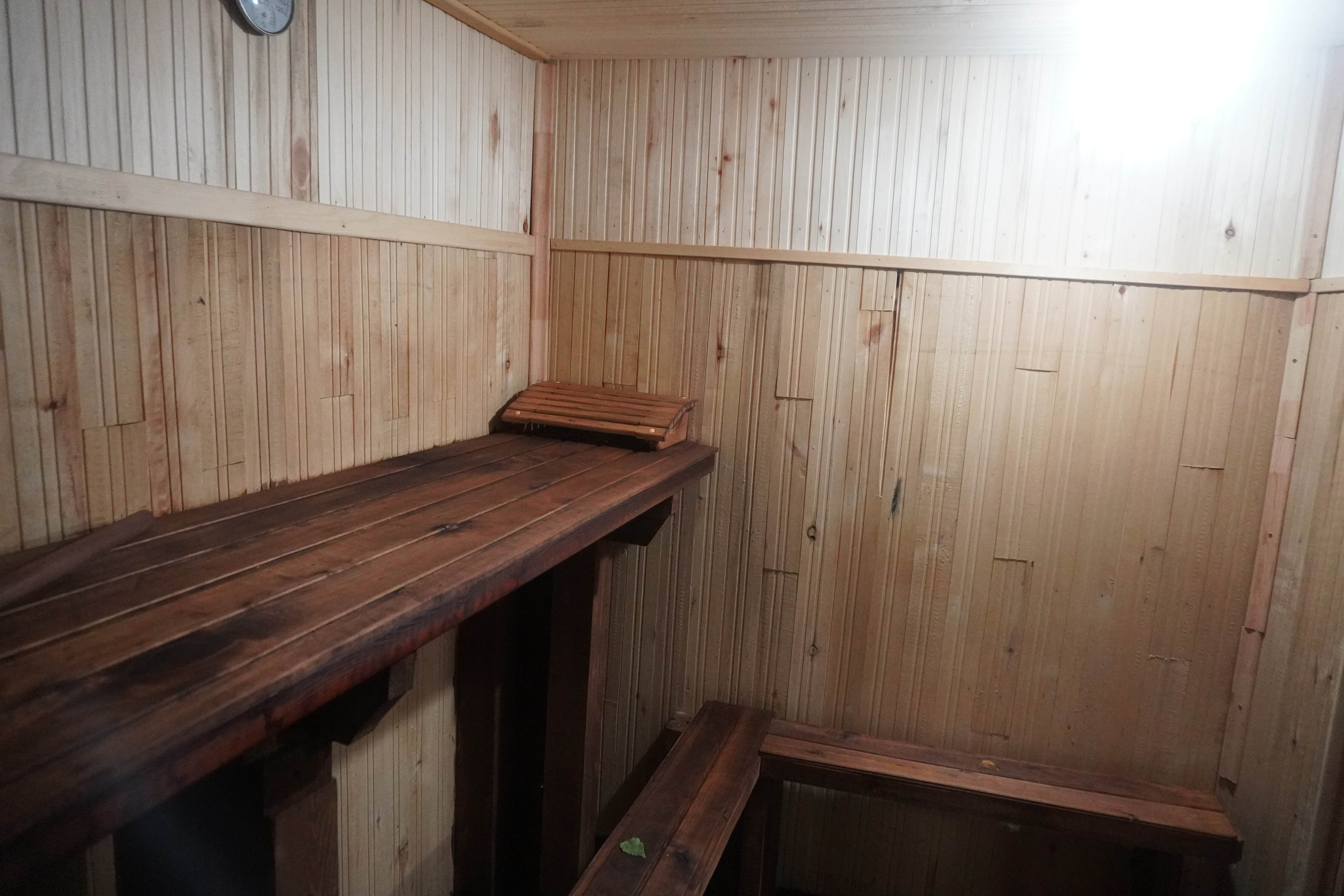 Фото Домик на горке