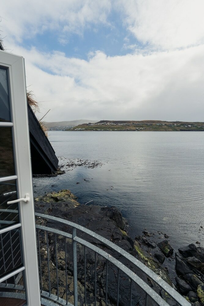 Фото Unique Boathouse by The Foreshore Sea View