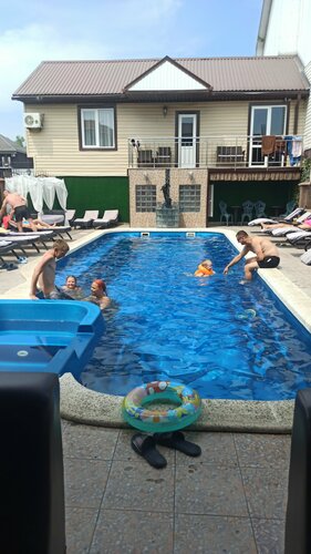 Гостиница Анютины Глазки в Новомихайловском