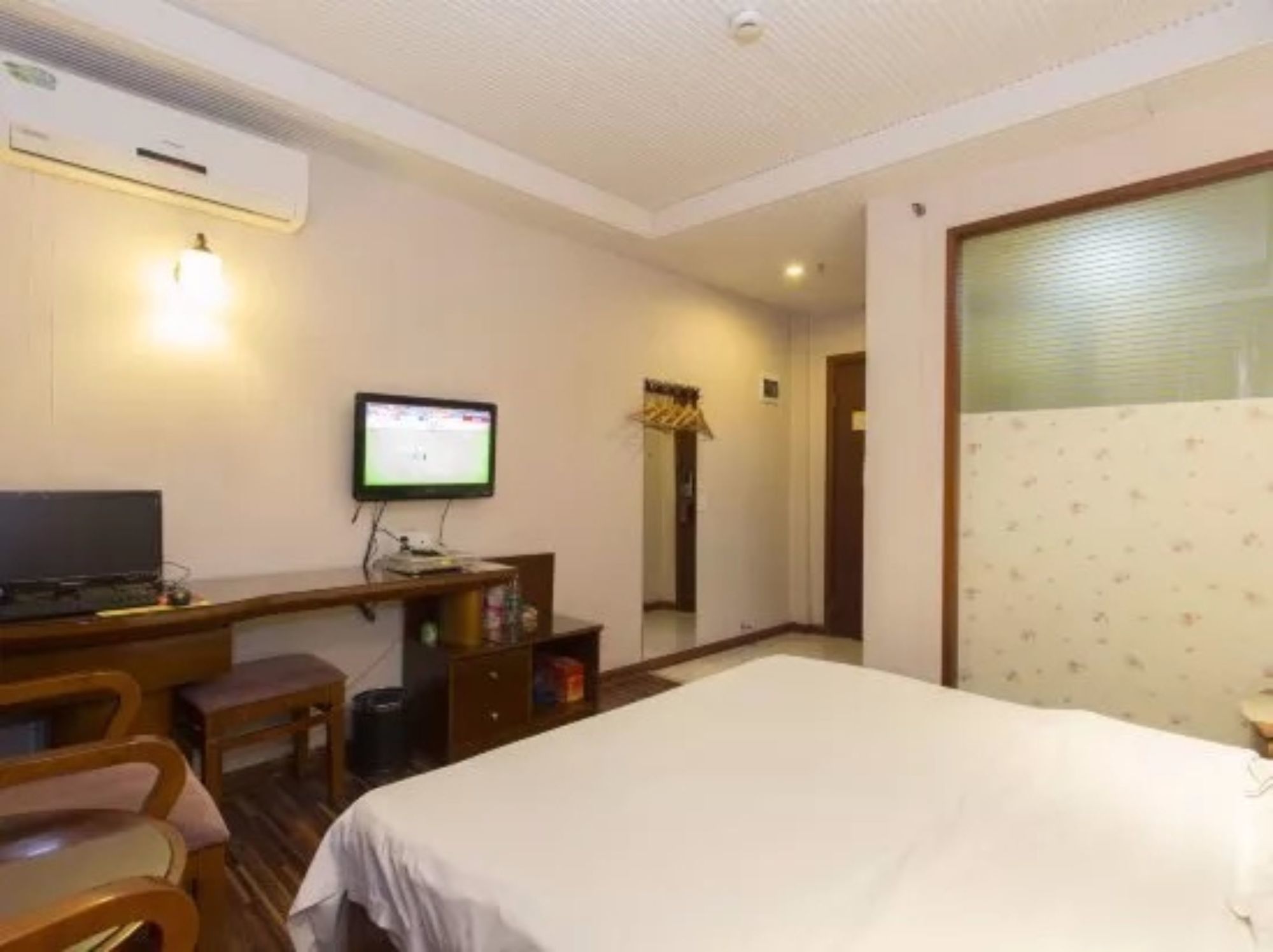 Фото Kaiserdom Changsha West Bus Terminal