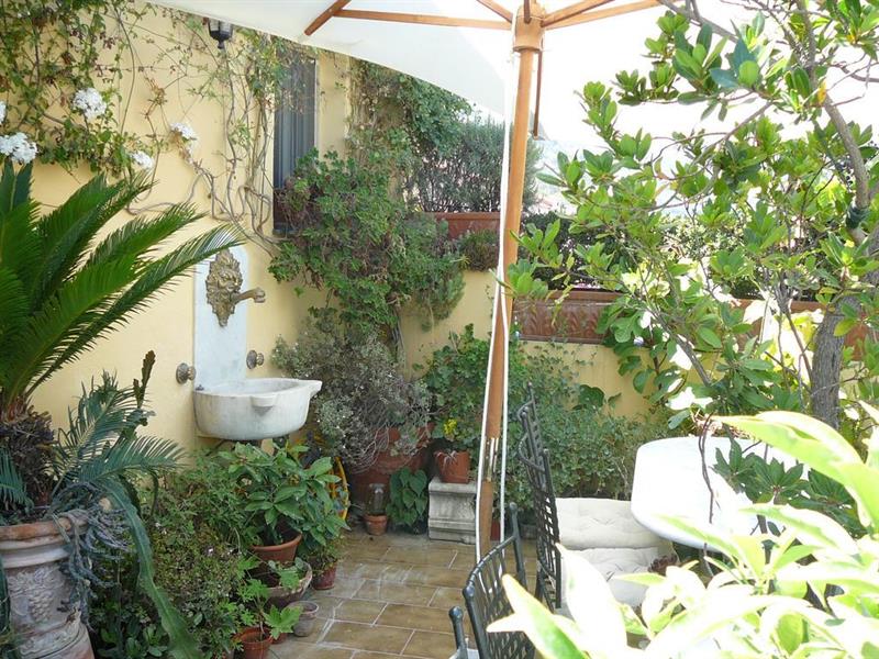 Фото La Terrazza dei Pelargoni B&b