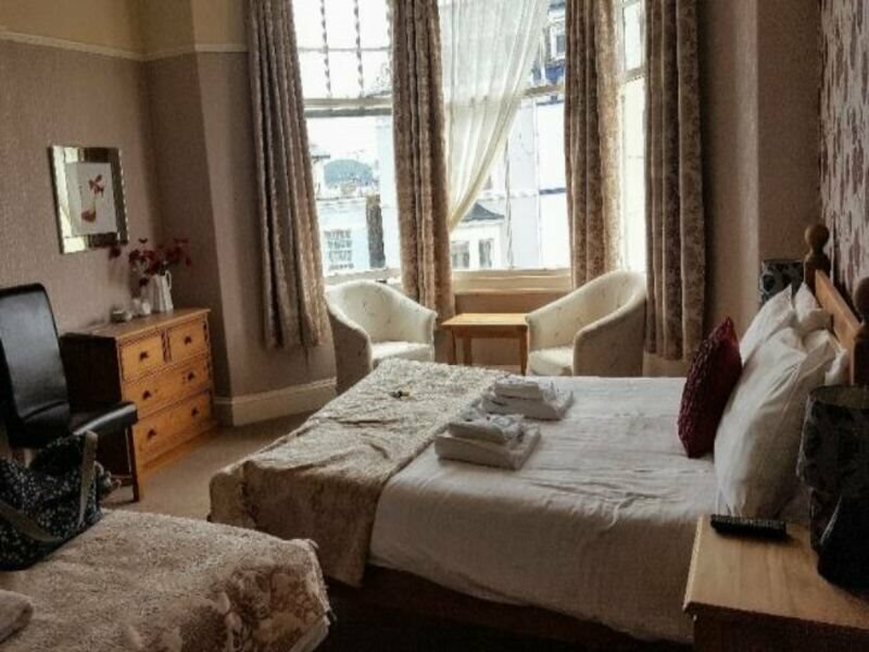 Фото отеля 2