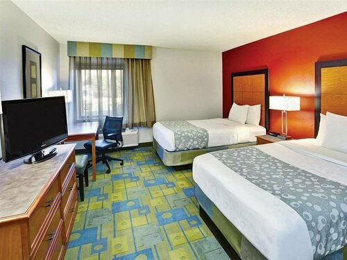 Гостиница La Quinta Inn by Wyndham Birmingham - Inverness в Бирмингеме