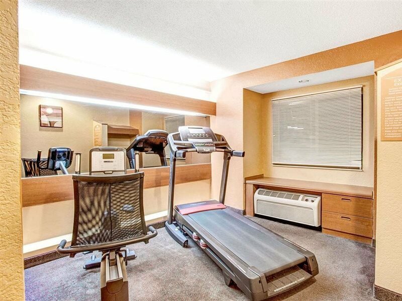 Фото Microtel Inn by Wyndham Newport News Airport