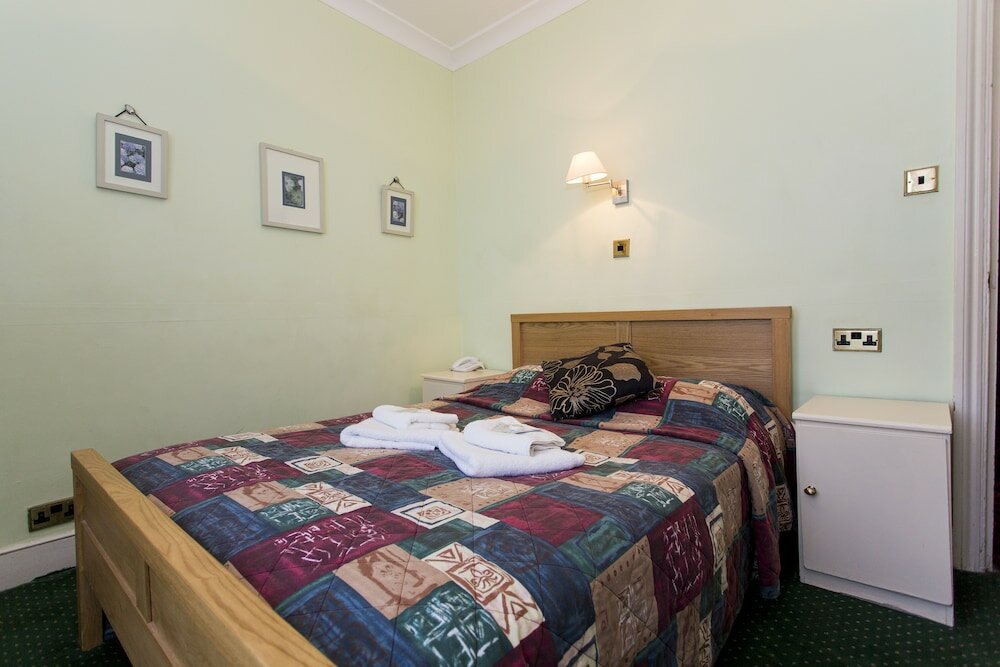 Фото Oyo Ridgeway Hotel