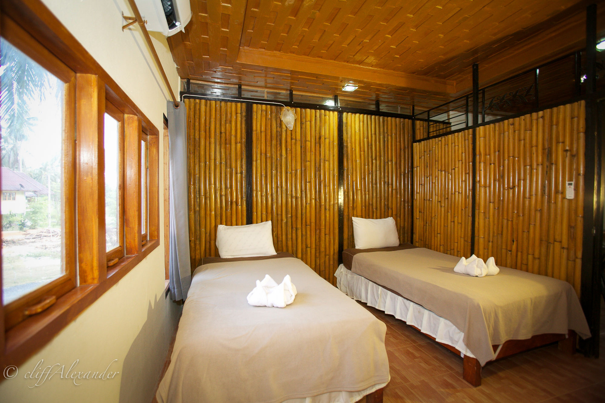 Фото The Ford Sunset Beach Resort