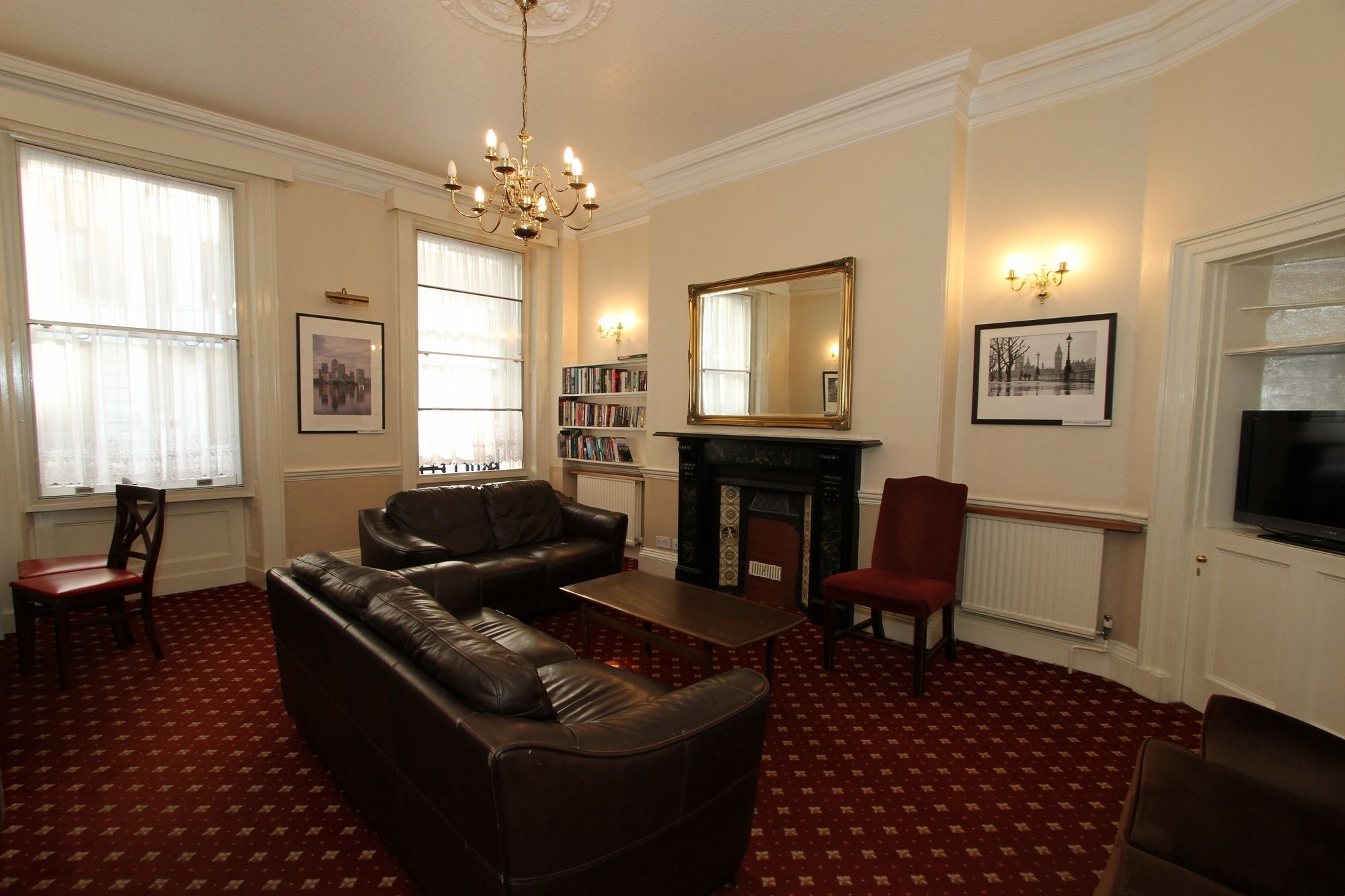 Фото The Ridgemount Hotel