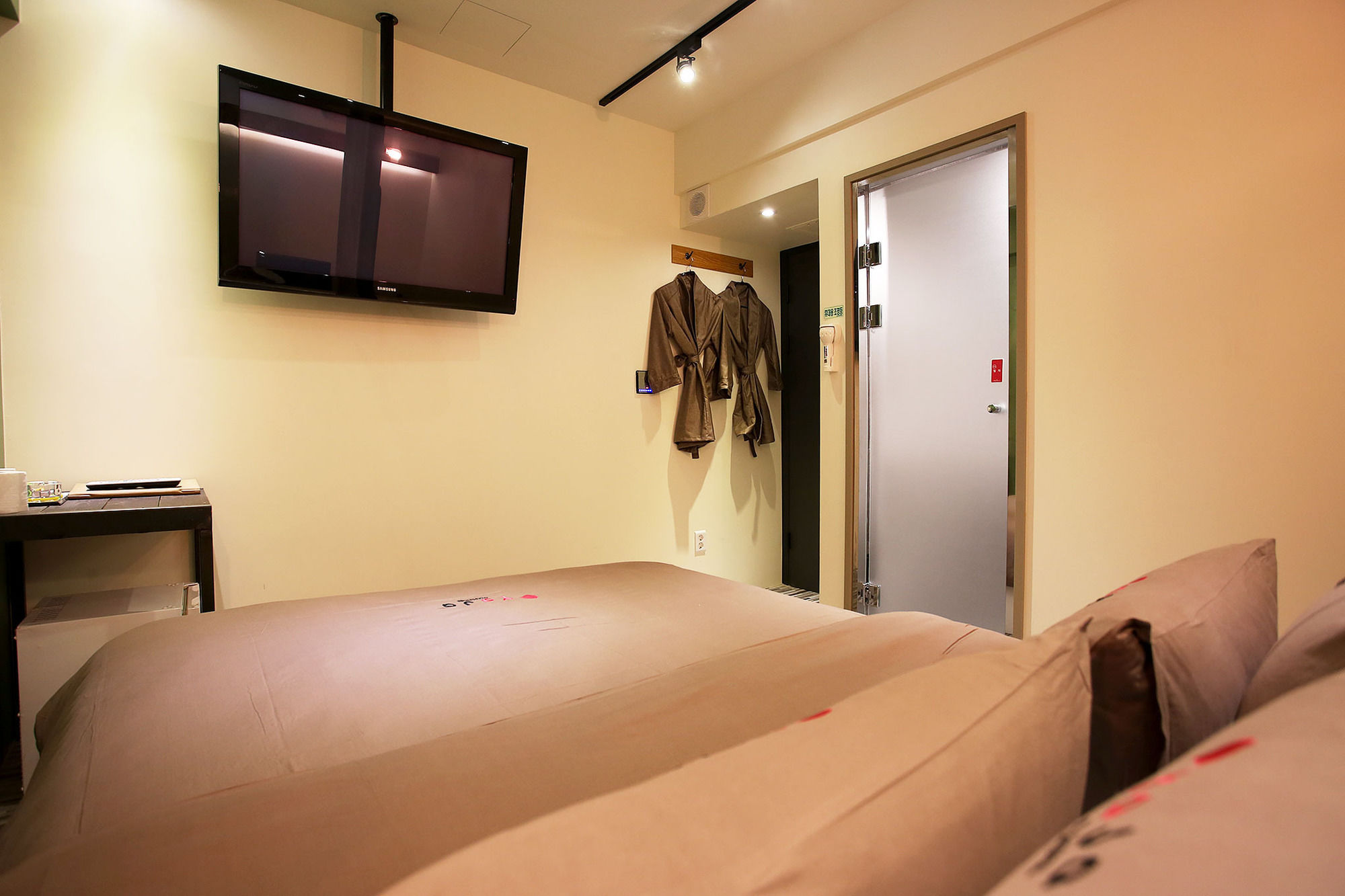 Фото Achasan Station Wall Hotel