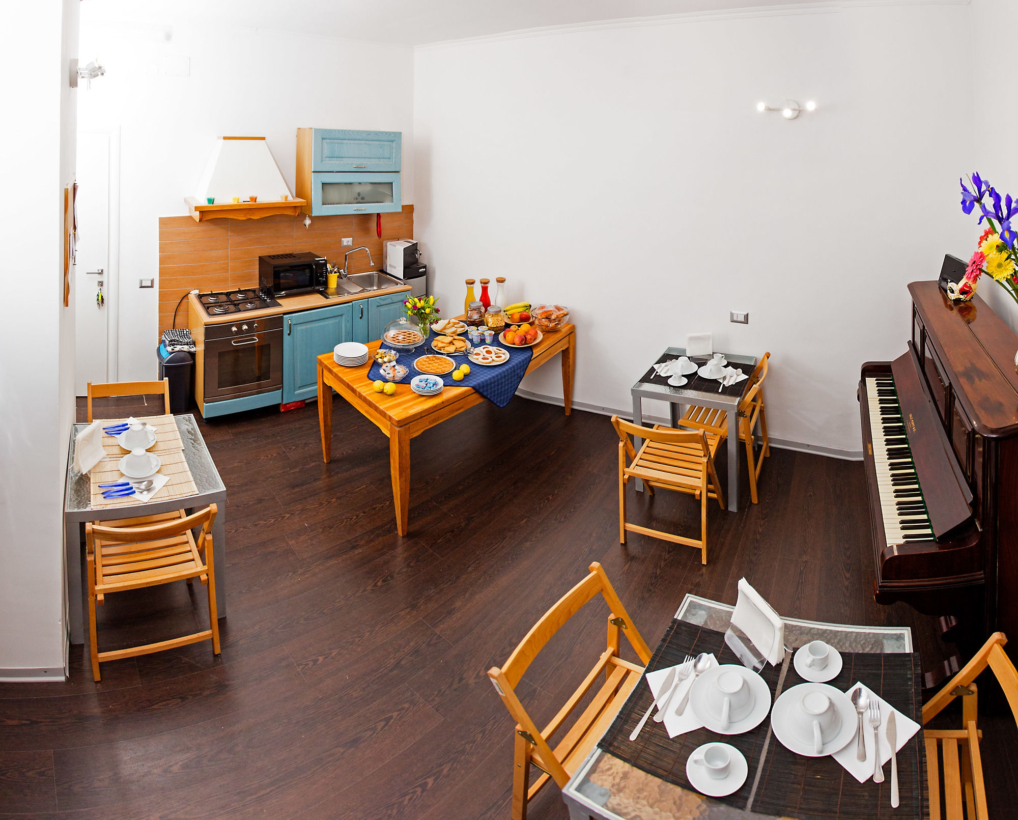 Фото Penelope Holiday