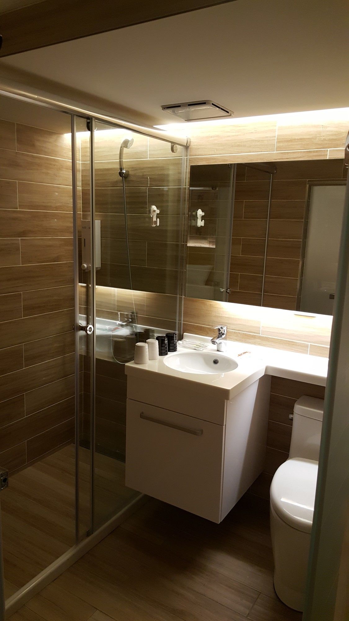 Фото Honey Prince Hotel