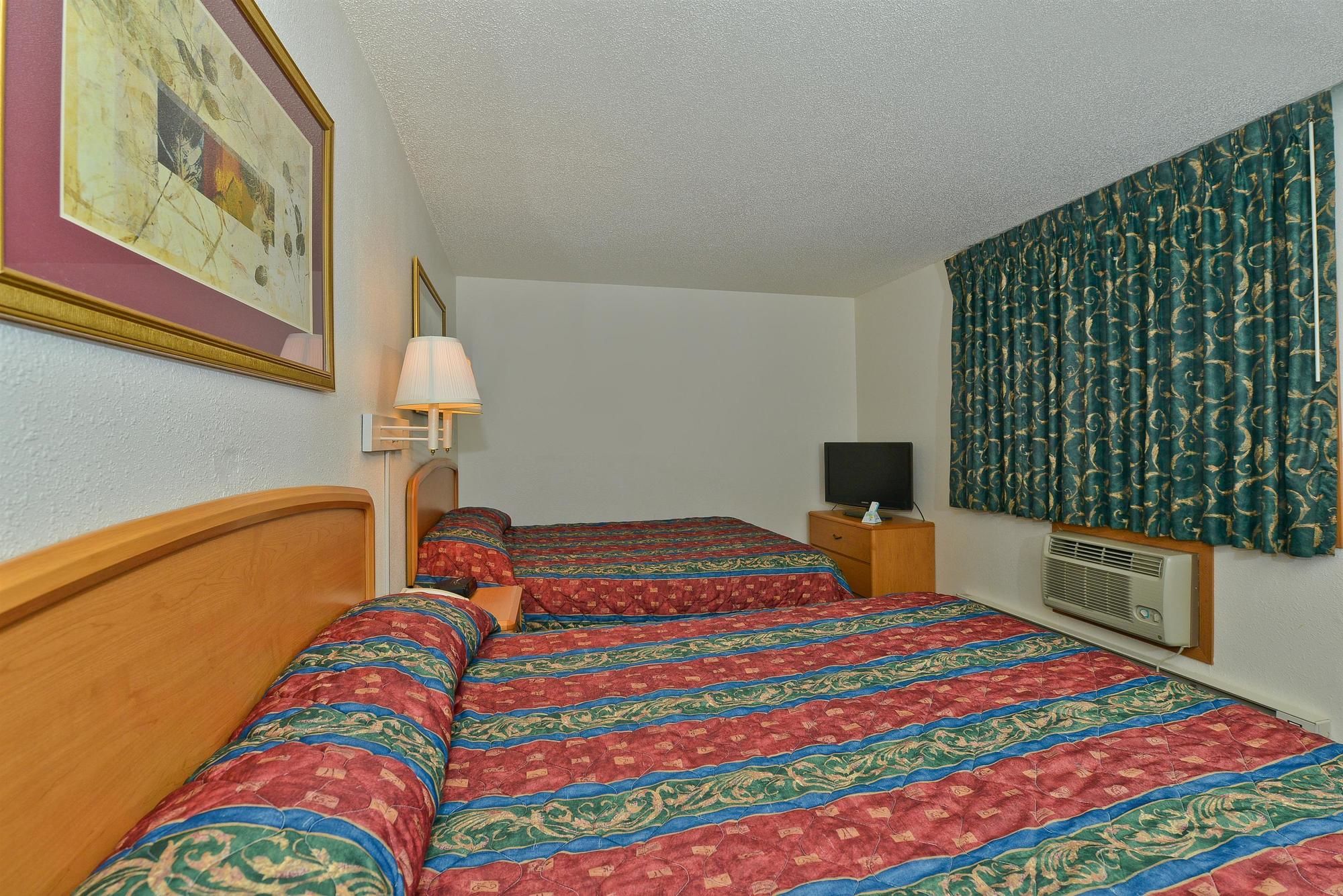 Фото Americas Best Value Inn & Suites Bismarck