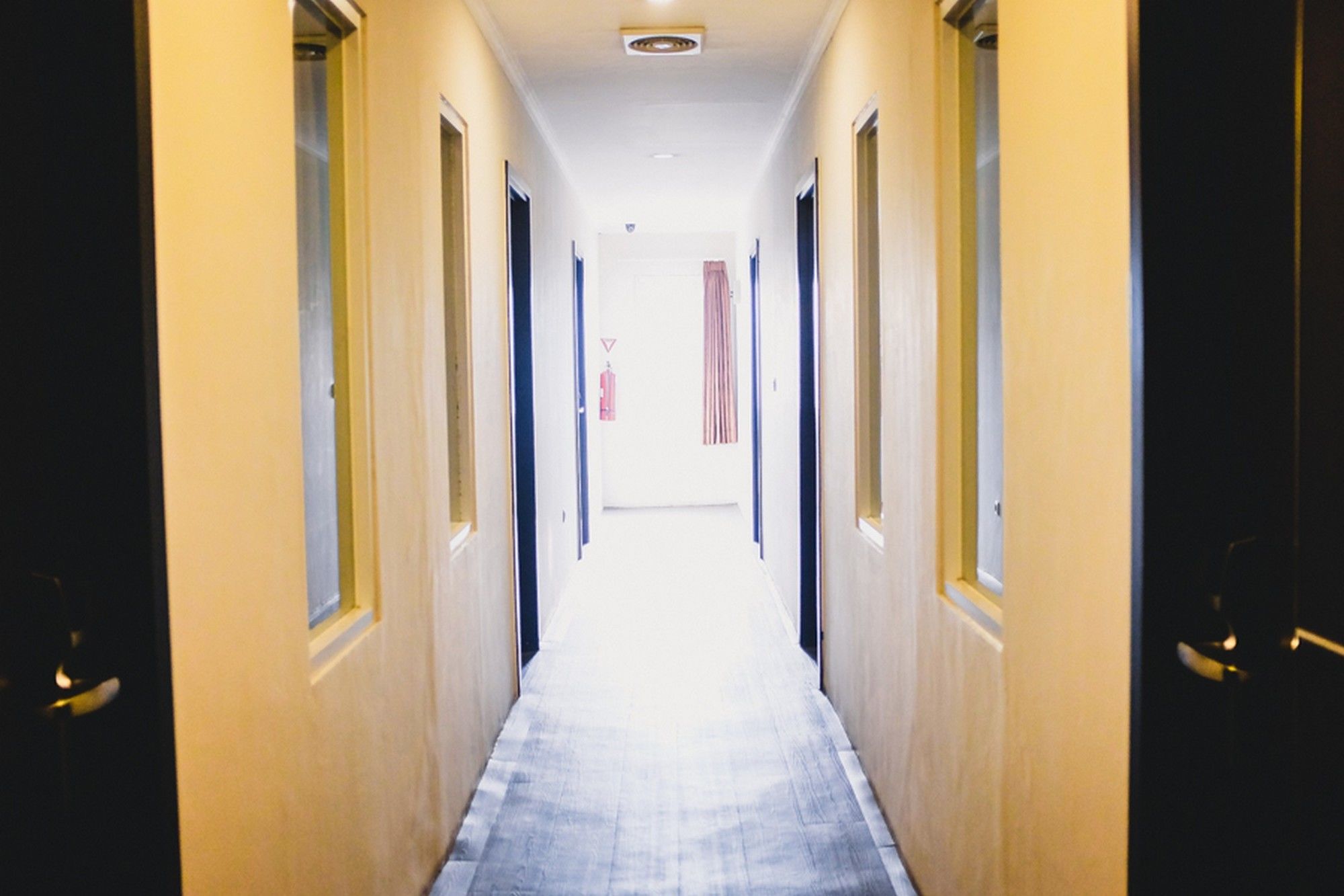 Фото RedDoorz Plus @ Thamrin