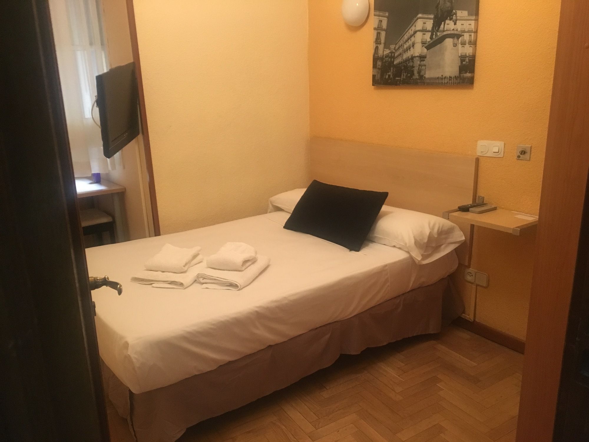 Фото Hostal Rias Bajas