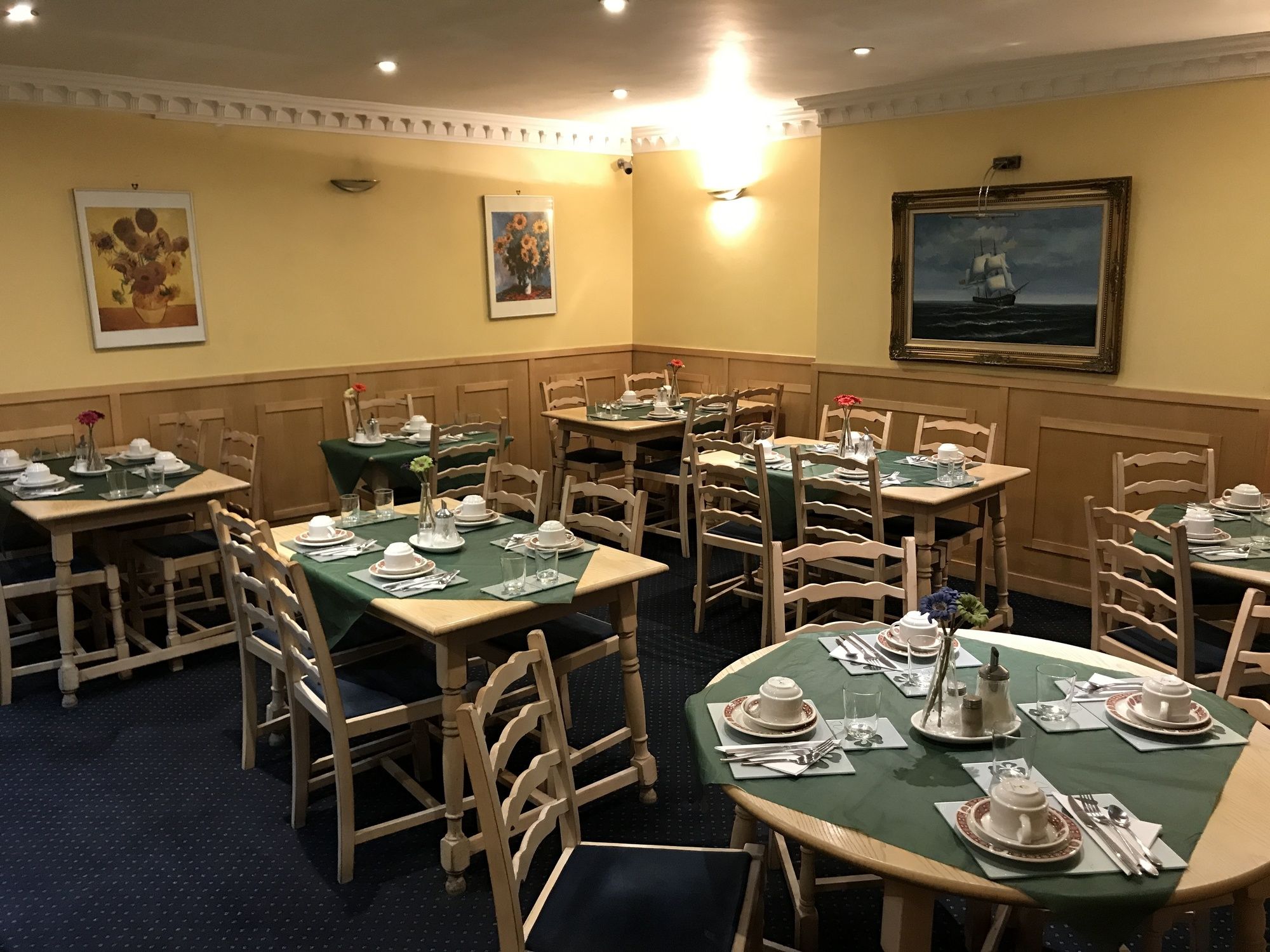 Фото Springfield Hotel London