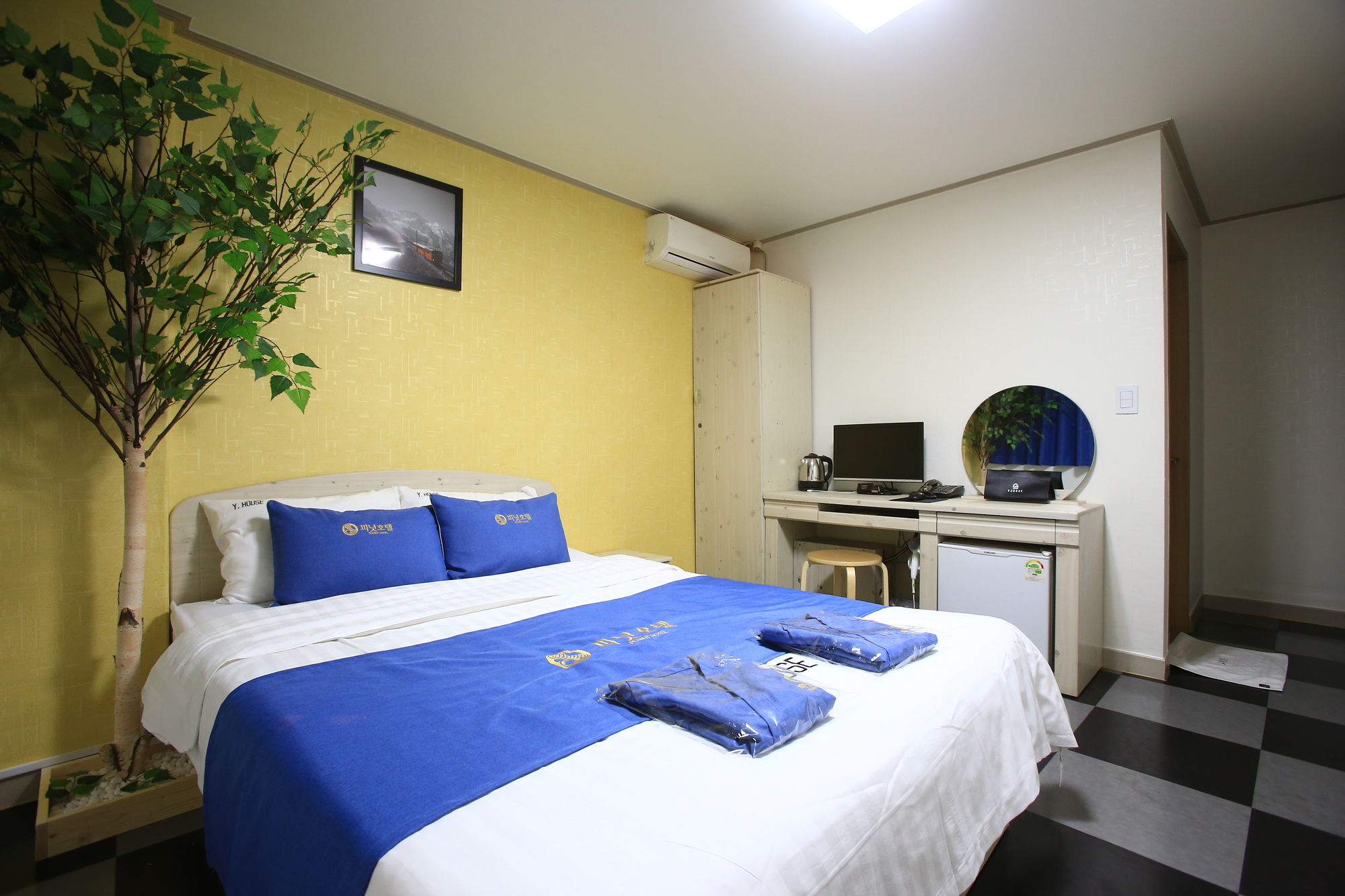 Фото Peanut Hotel