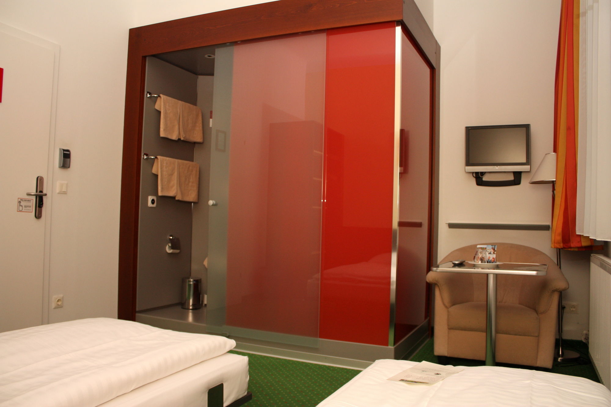 Фото Pension Stadthalle