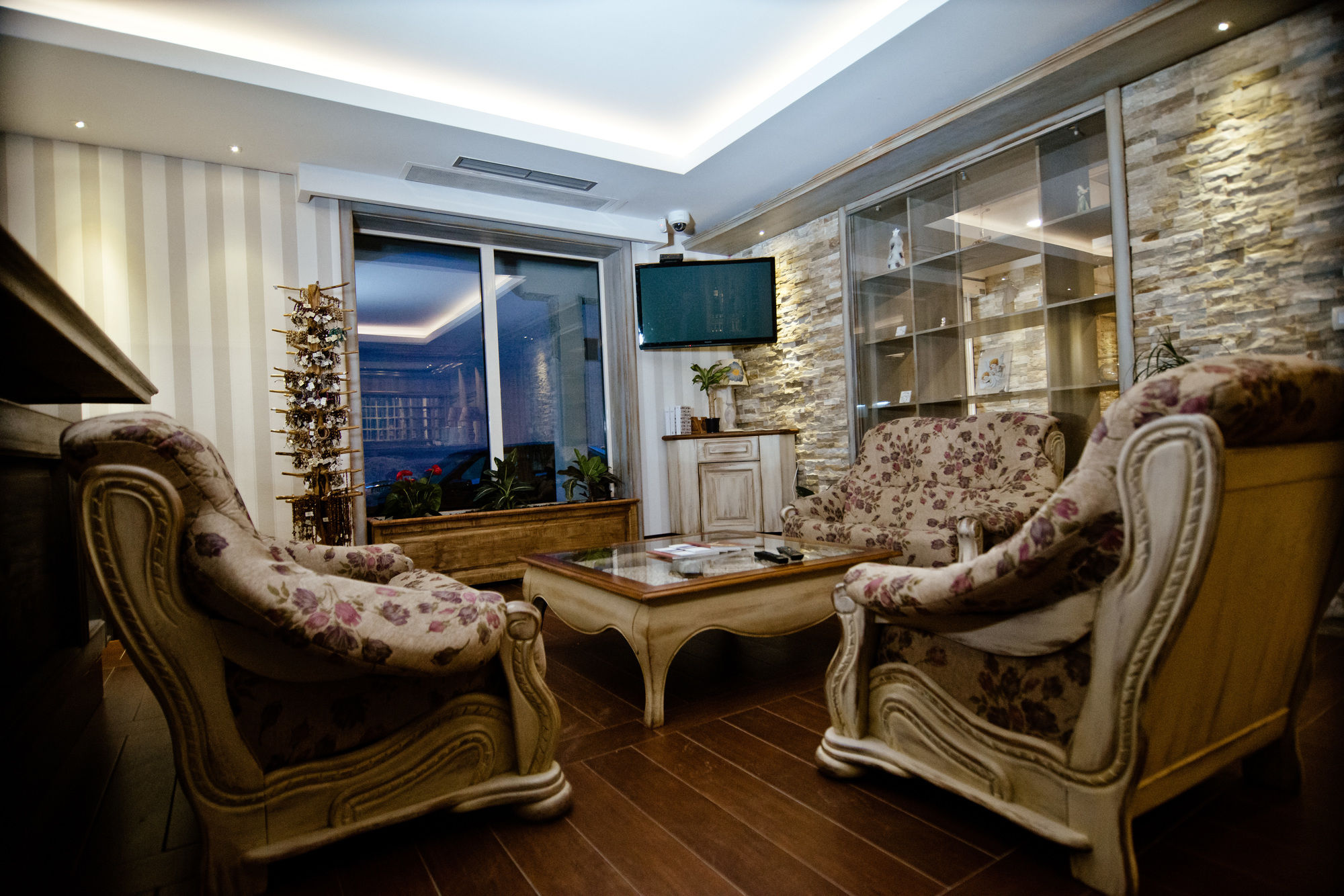 Фото Wine Hotel Cesarica