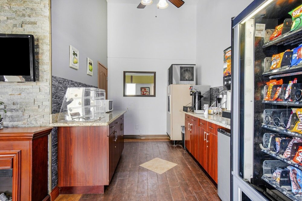 Фото Oyo Hotel Castle Rock Co Downtown