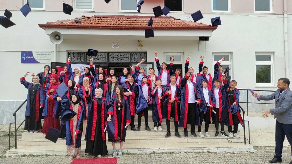 School Cayirbag Imam Hatip Middle School, Afyonkarahisar, photo